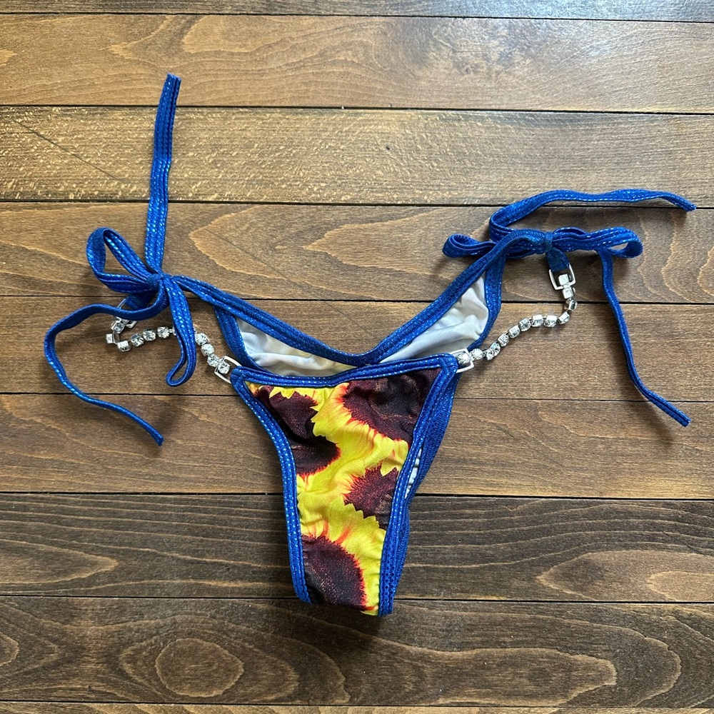 ACB Posing Suit - Medium top/pro bottom - Picture 5 of 7
